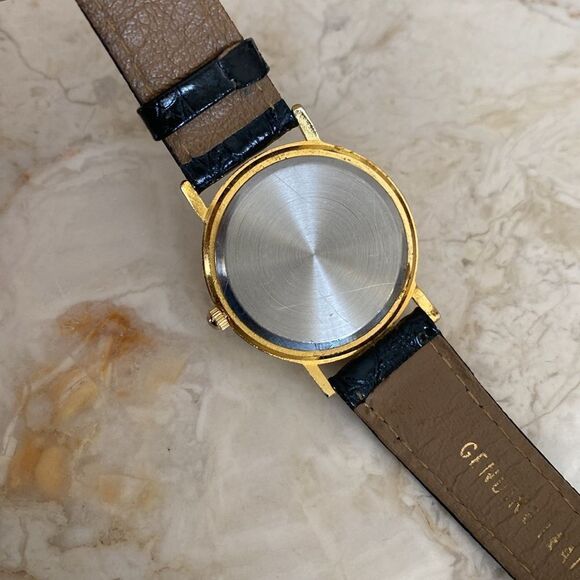 Louis Feraud Equestrian Gold Tone & Crystals Wristwatch - Picture 8 of 10